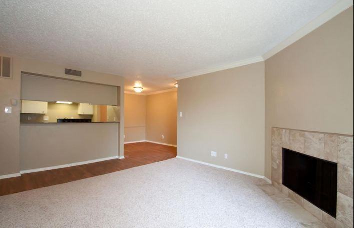 7456 N College Cir 201J - Photo 2 of 23