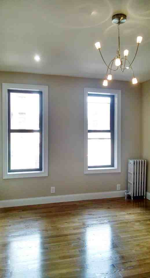 320 Empire Blvd #2M - Photo 3 of 14