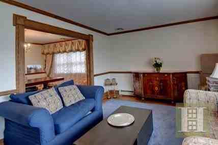 228 Lincoln Ave E - Photo 2 of 8