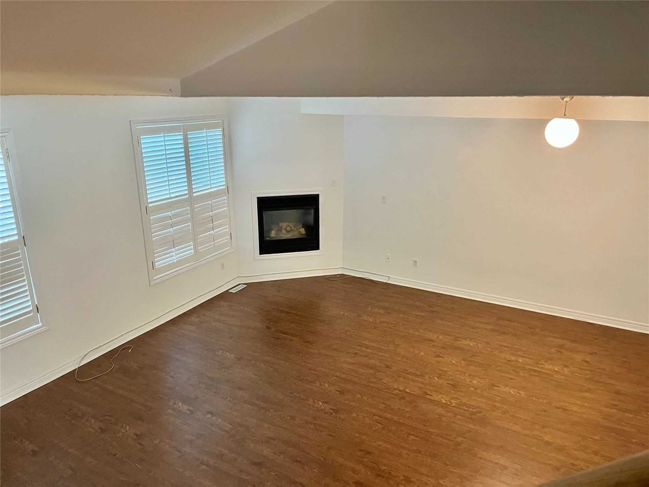 179 Leitchcroft Crescent - Photo 2 of 9