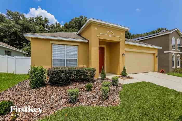 25149 Chipshot Ct - Photo 2 of 15