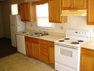 221 Brooklyn Ave - Photo 2 of 5