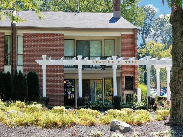 Ramblewood Village Apartments - Photo 2 of 5