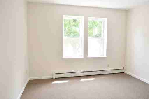 164 Ward St - Photo 2 of 12