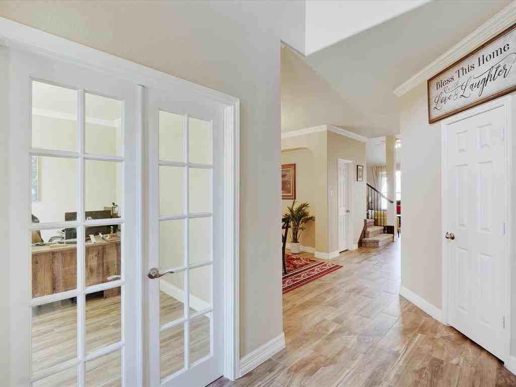 1605 Quail Grove Drive - Photo 5 of 38