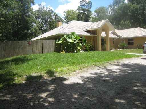 1050 Panther St - Photo 2 of 10