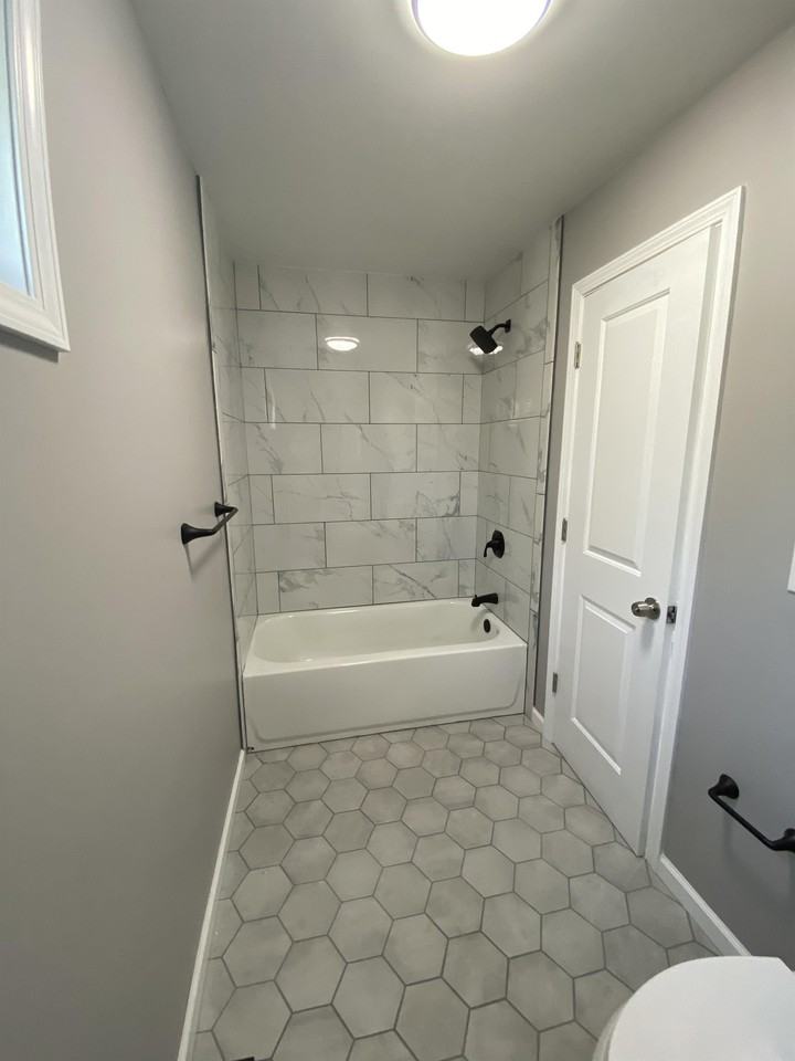 18531 Glenfield Rd #2 - Photo 5 of 15