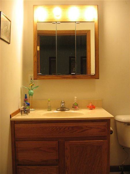 220 Oak St - Photo 2 of 6