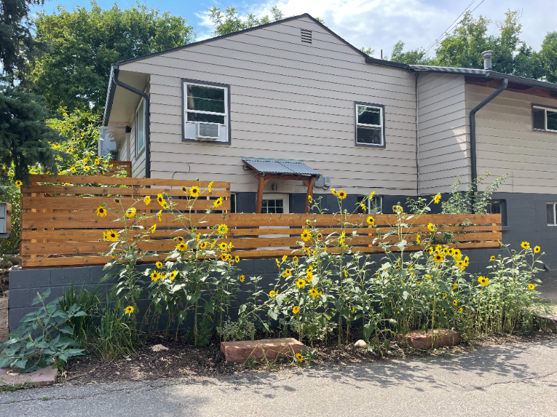 2531 9th St #B - Photo 3 of 19