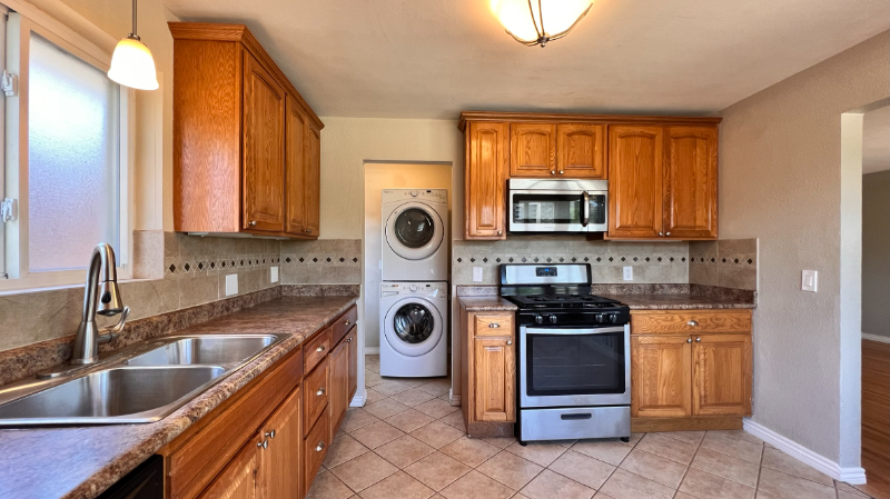 3205 Olive St - Photo 2 of 14