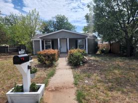 1033 Pecan St - Photo 1 of 1