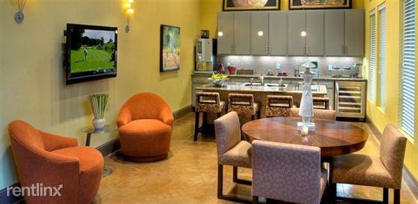 Magnolia - Photo 2 of 10