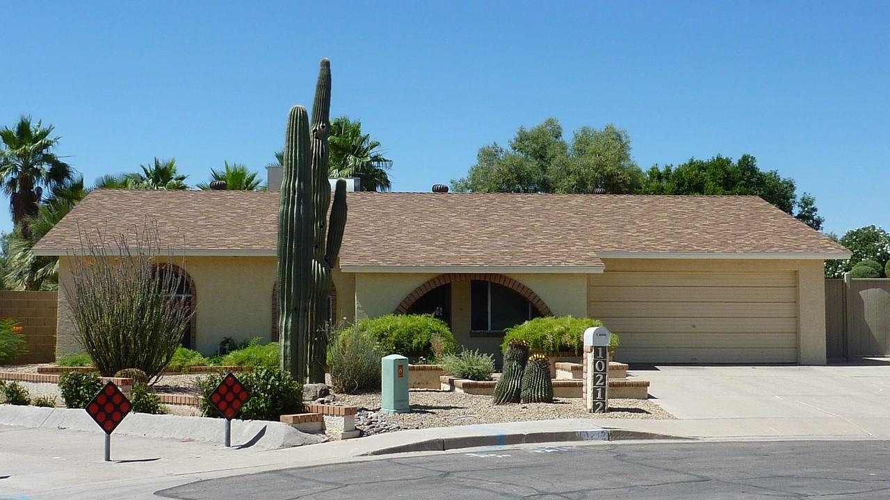 10212 S 43rd Ct - Photo 2 of 43