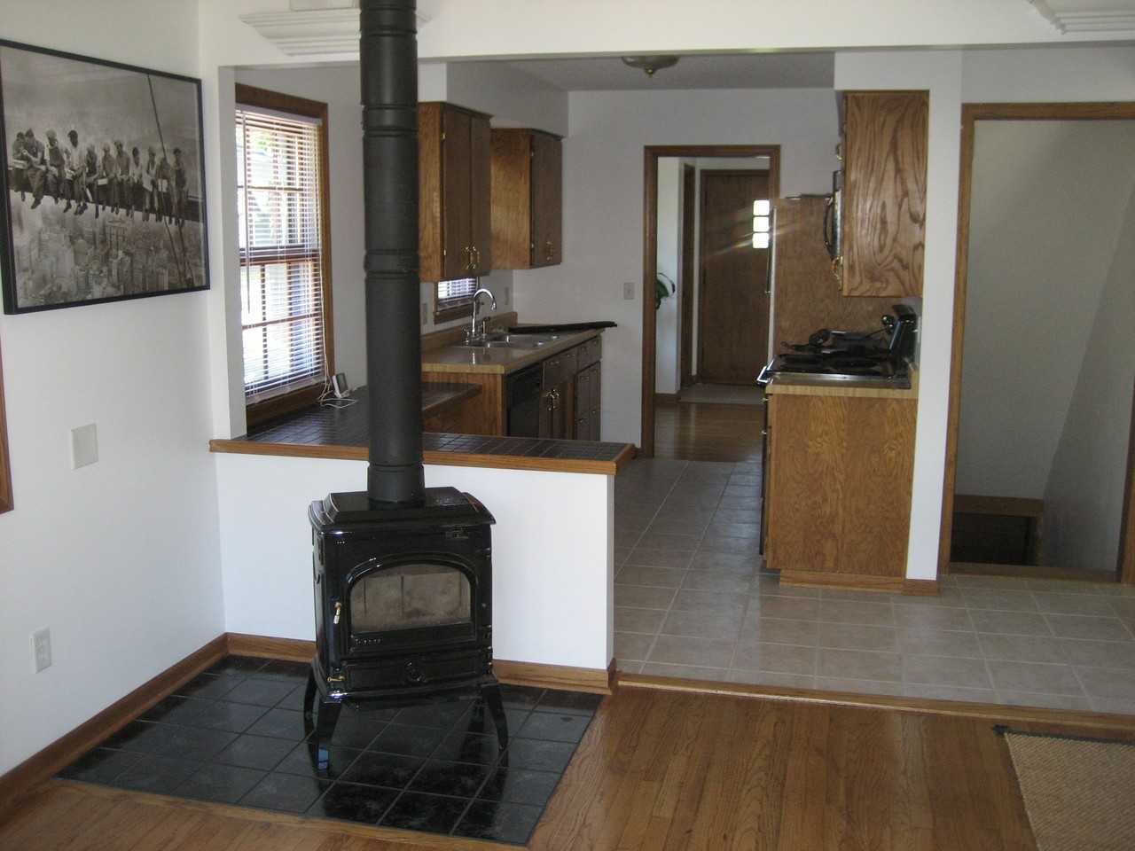 1815 Oregon Ave S - Photo 3 of 10
