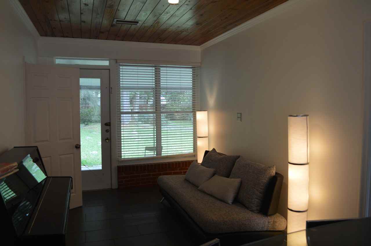 2940 Apache Ave - Photo 2 of 16