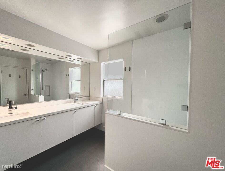 3609 Sapphire Dr - Photo 2 of 11