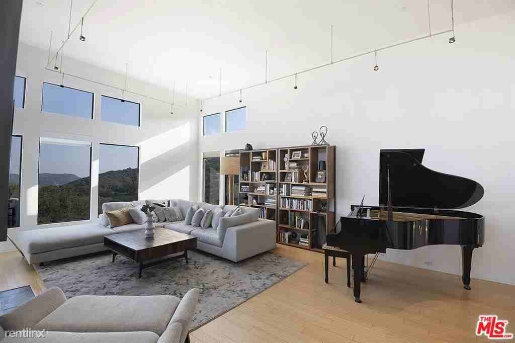 20620 Medley Ln - Photo 3 of 10