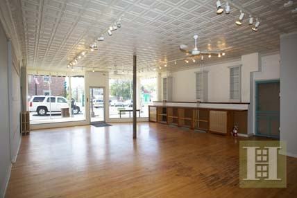 502 Warren St - Photo 3 of 8