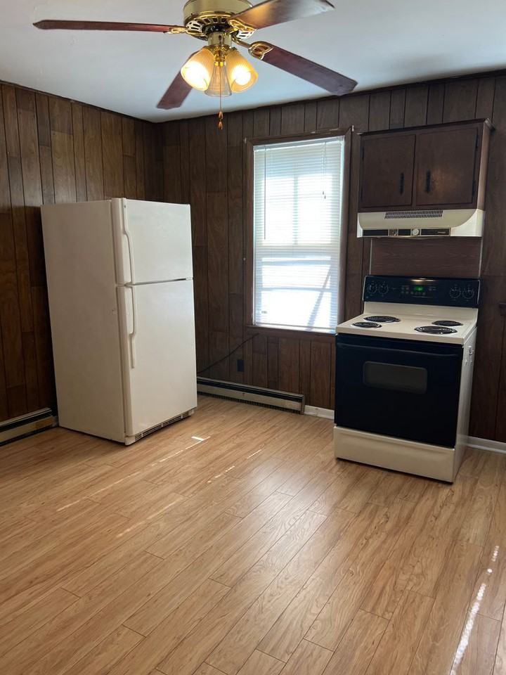 202-204 S. MARKET STREET - Photo 3 of 8