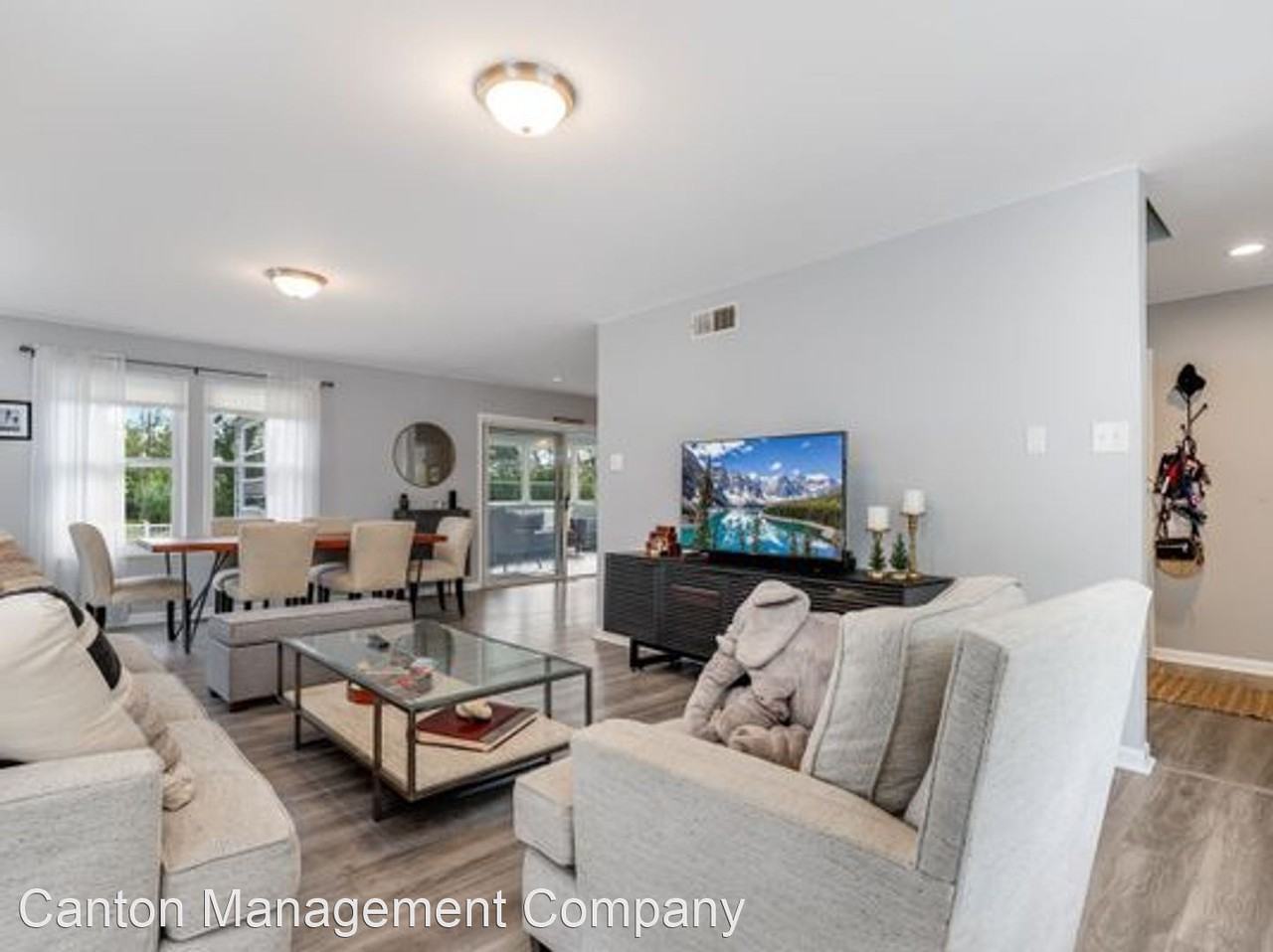 8938 Millers Island Blvd - Photo 3 of 31