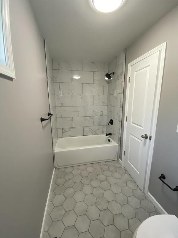 18531 Glenfield Rd - Photo 5 of 15