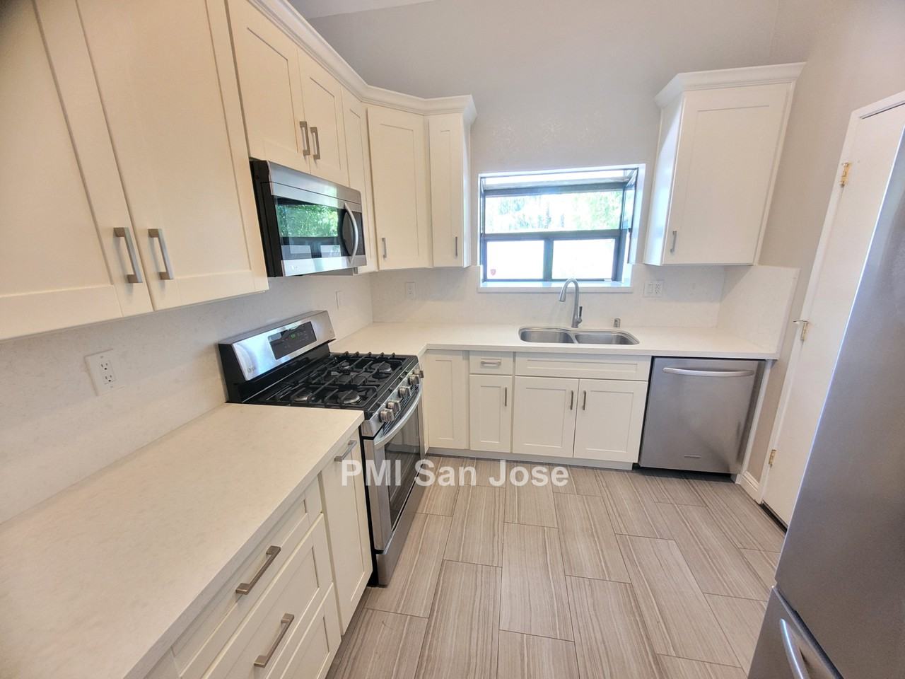 1041 Alamitos Creek Dr - Photo 2 of 20