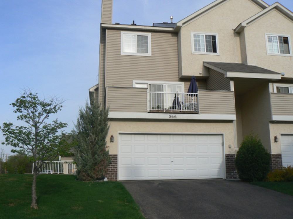 366 Brickyard Dr - Photo 2 of 10