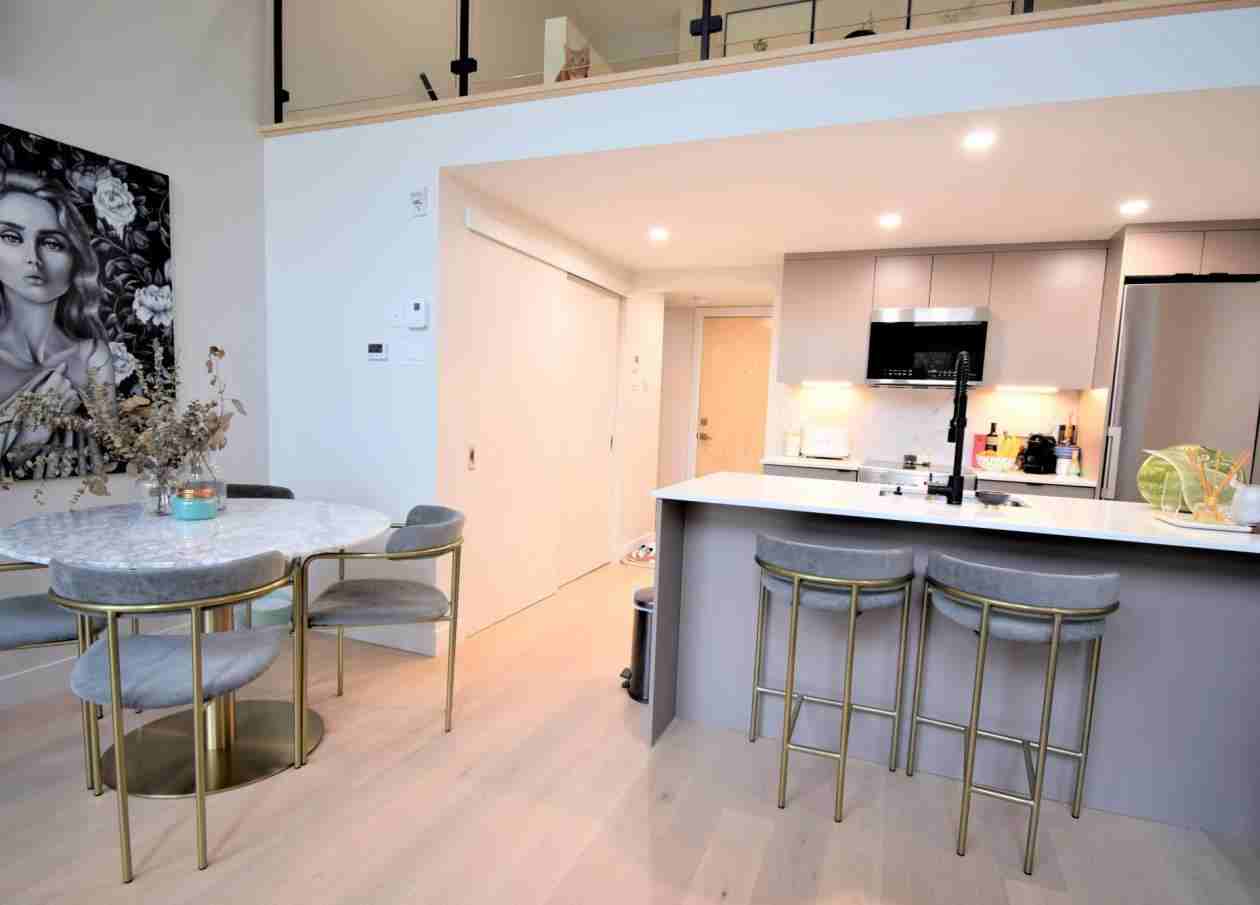735 1re Avenue - Photo 3 of 15