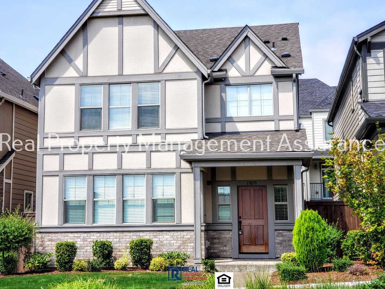 15079 Northwest Rossetta Street - Photo 2 of 32