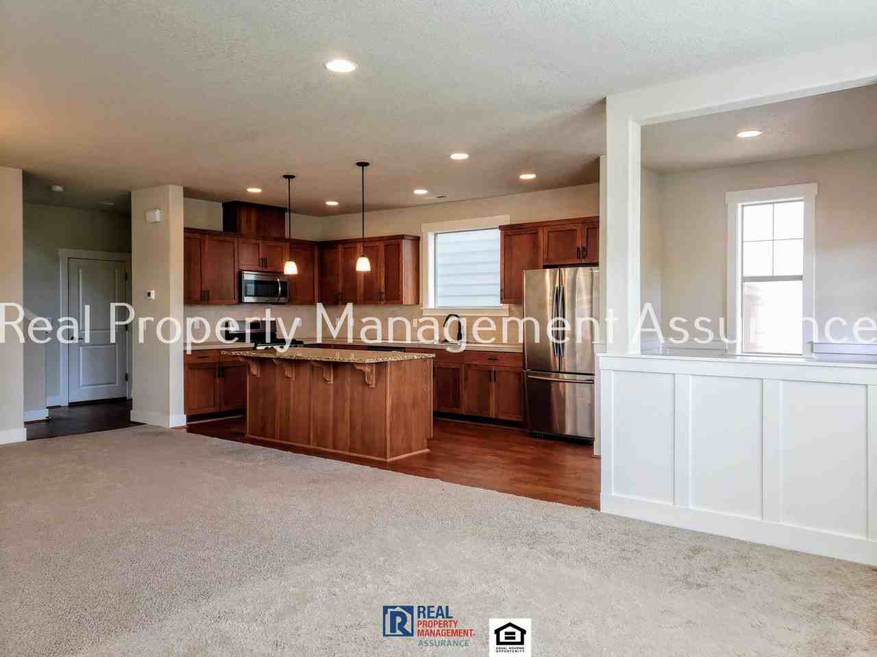 15079 Northwest Rossetta Street - Photo 6 of 32