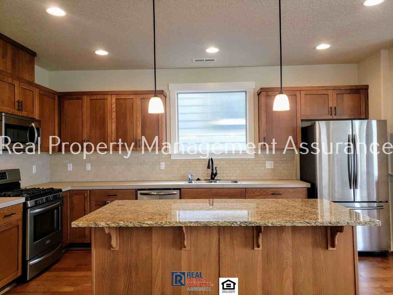 15079 Northwest Rossetta Street - Photo 7 of 32