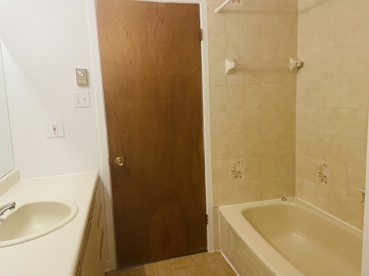 999 Rue Sainte-Hélène - Photo 3 of 8