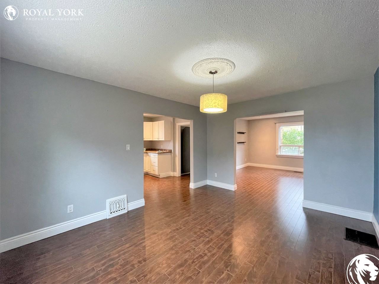 43 Warren Ave #1 - Photo 3 of 39