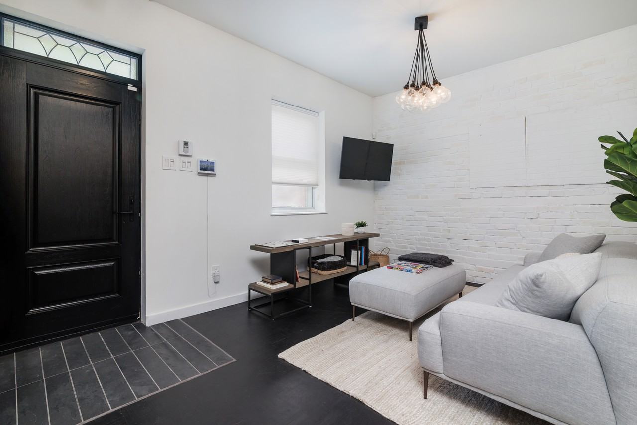 1757 Rue Centre - Photo 4 of 16
