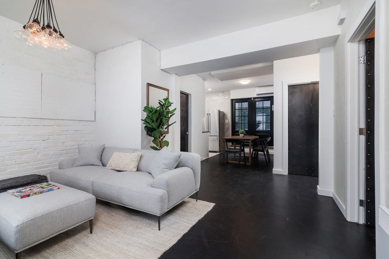 1757 Rue Centre - Photo 3 of 16
