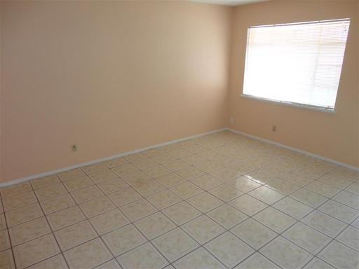 5700 Macon Ln - Photo 2 of 25