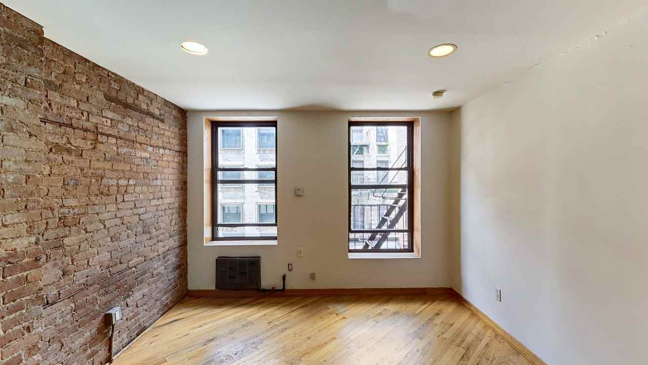 120 Orchard Street - Photo 2 of 10