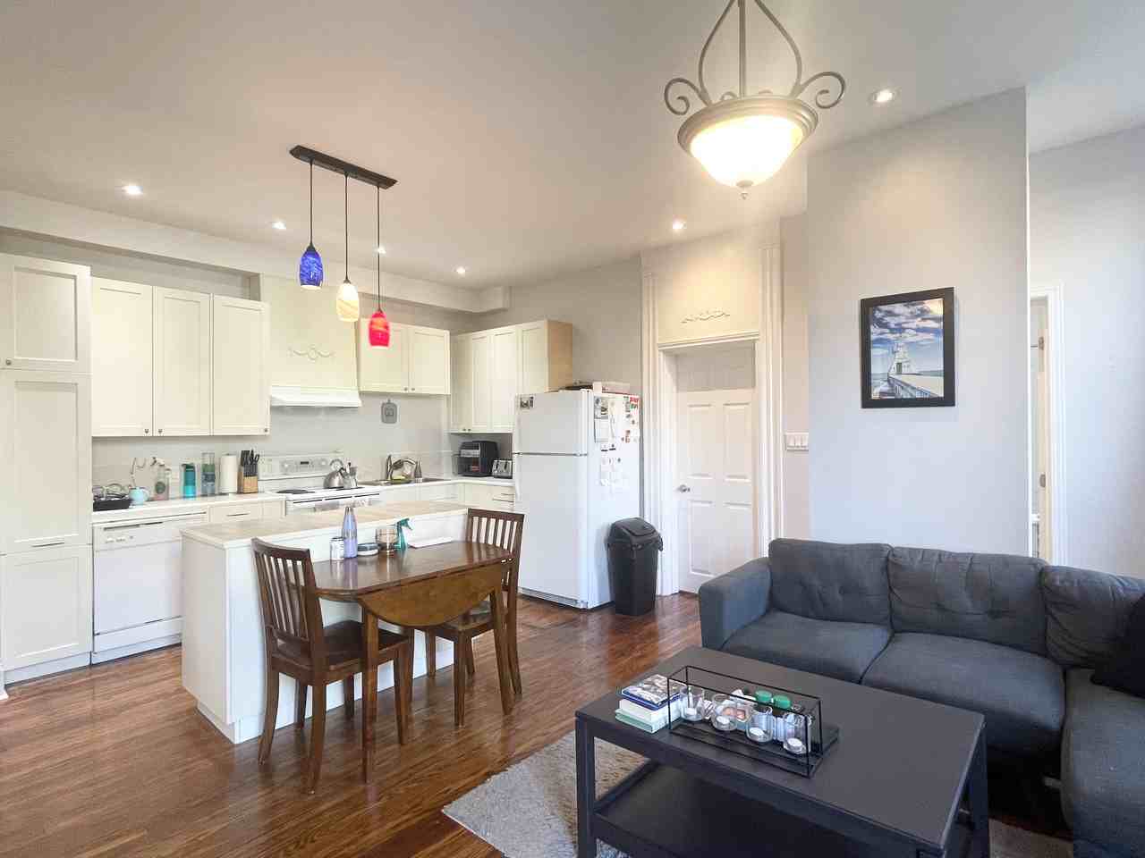 66 Maplewood Avenue, Hamilton, Ontario Apartments 66 Maplewood Ave