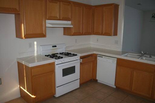 931 Nantucket St - Photo 2 of 17