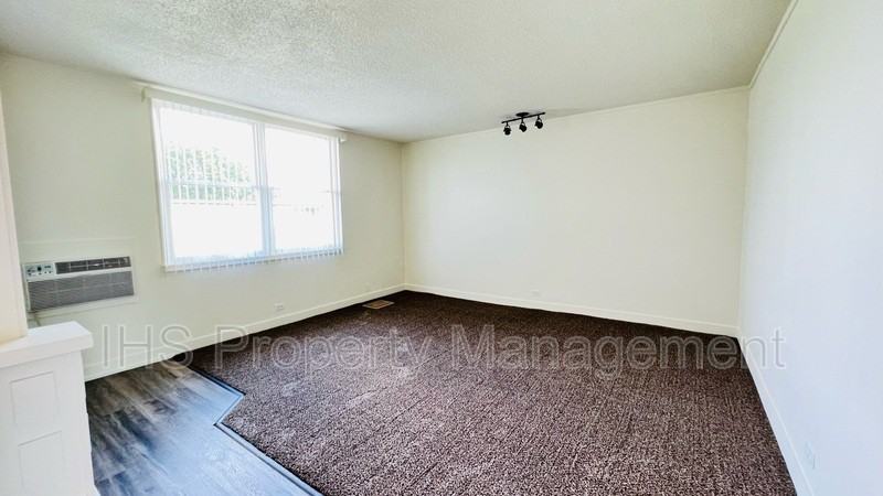1209 George Washington Way #35 - Photo 2 of 6