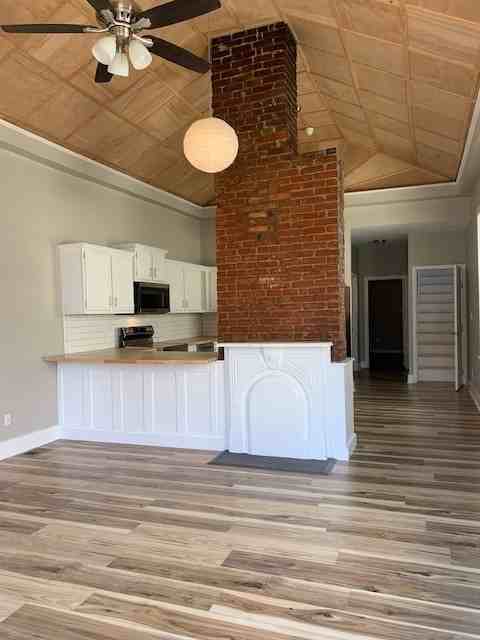 1214 Swan Street - Photo 3 of 22