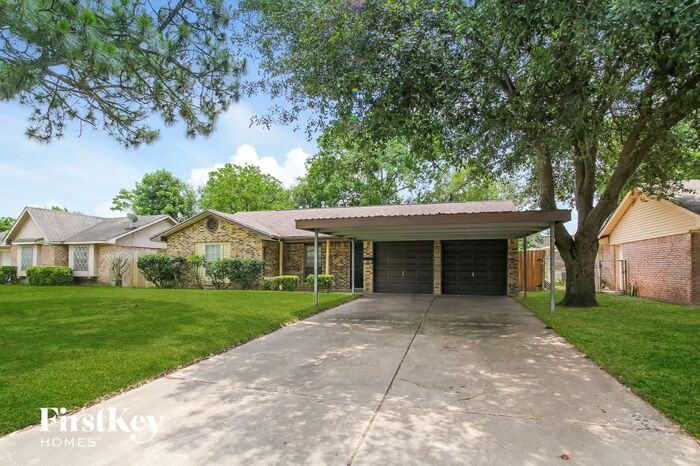 7501 Mockingbird Ln - Photo 2 of 15