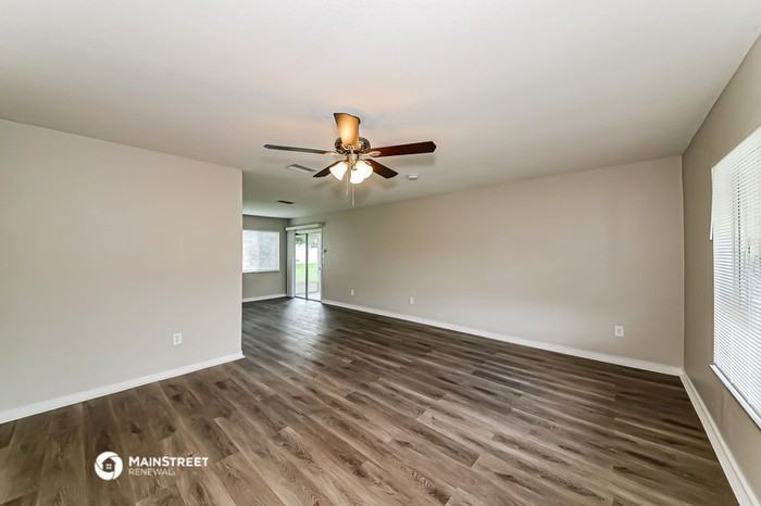 6816 Carovel Ave - Photo 3 of 16