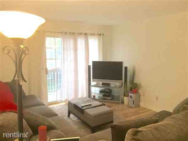 404 Stratford Pl - Photo 2 of 25