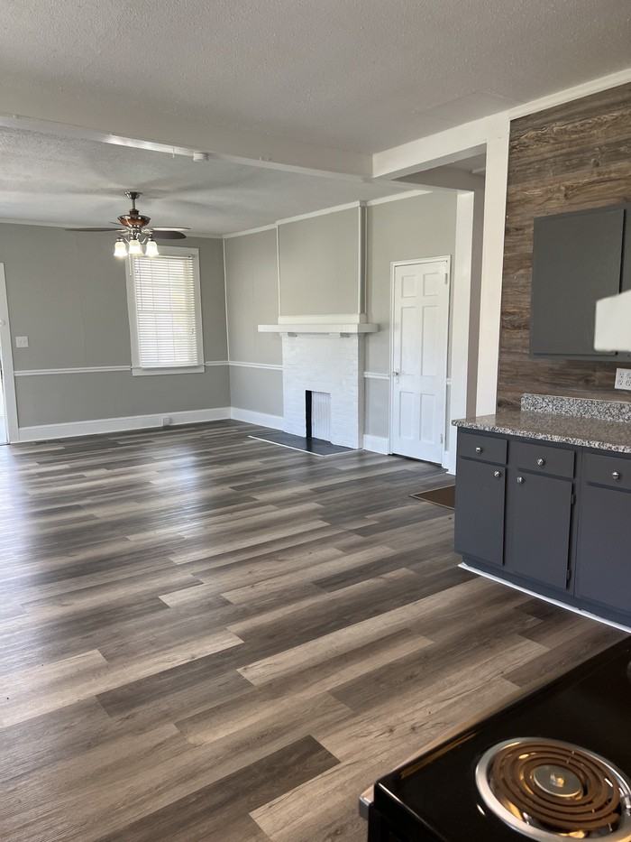 307 W Parkway - Photo 3 of 13