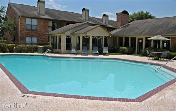 Pineloch Dr - Photo 3 of 10