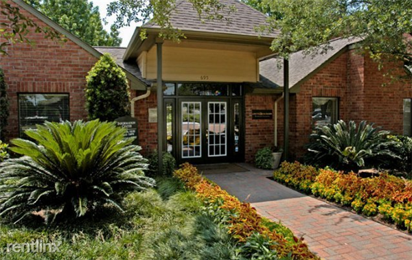 Pineloch Dr - Photo 2 of 10