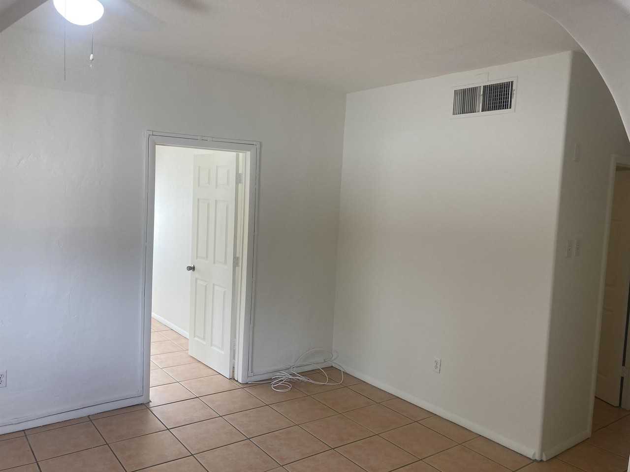 3043 N Park Ave #3043 - Photo 2 of 17