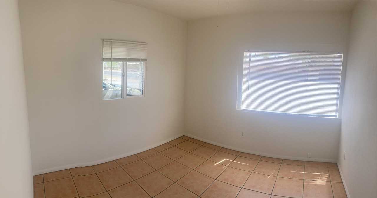 3043 N Park Ave #3043 - Photo 4 of 17