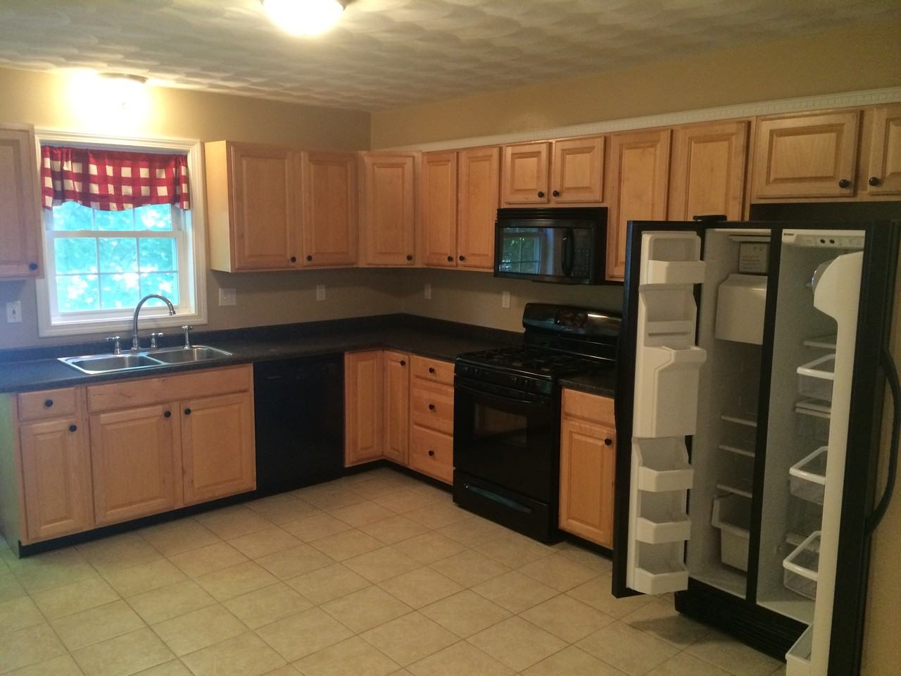 32 Erastus St - Photo 2 of 19